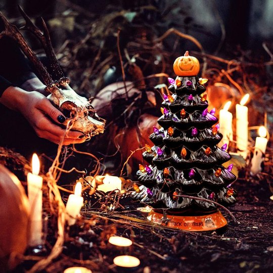 HallowTree - Halloween Colored lights Christmas Tree